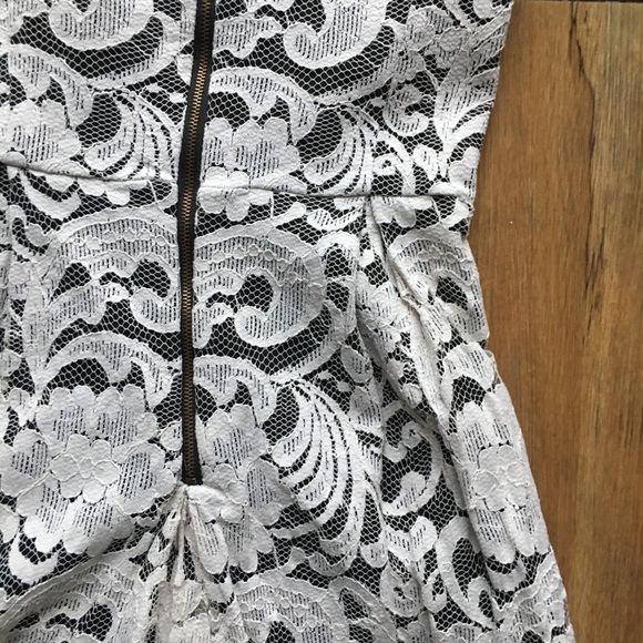 EUC MONTEAU White Lace Sleeveless Skater Mini Dress - Picture 8 of 9